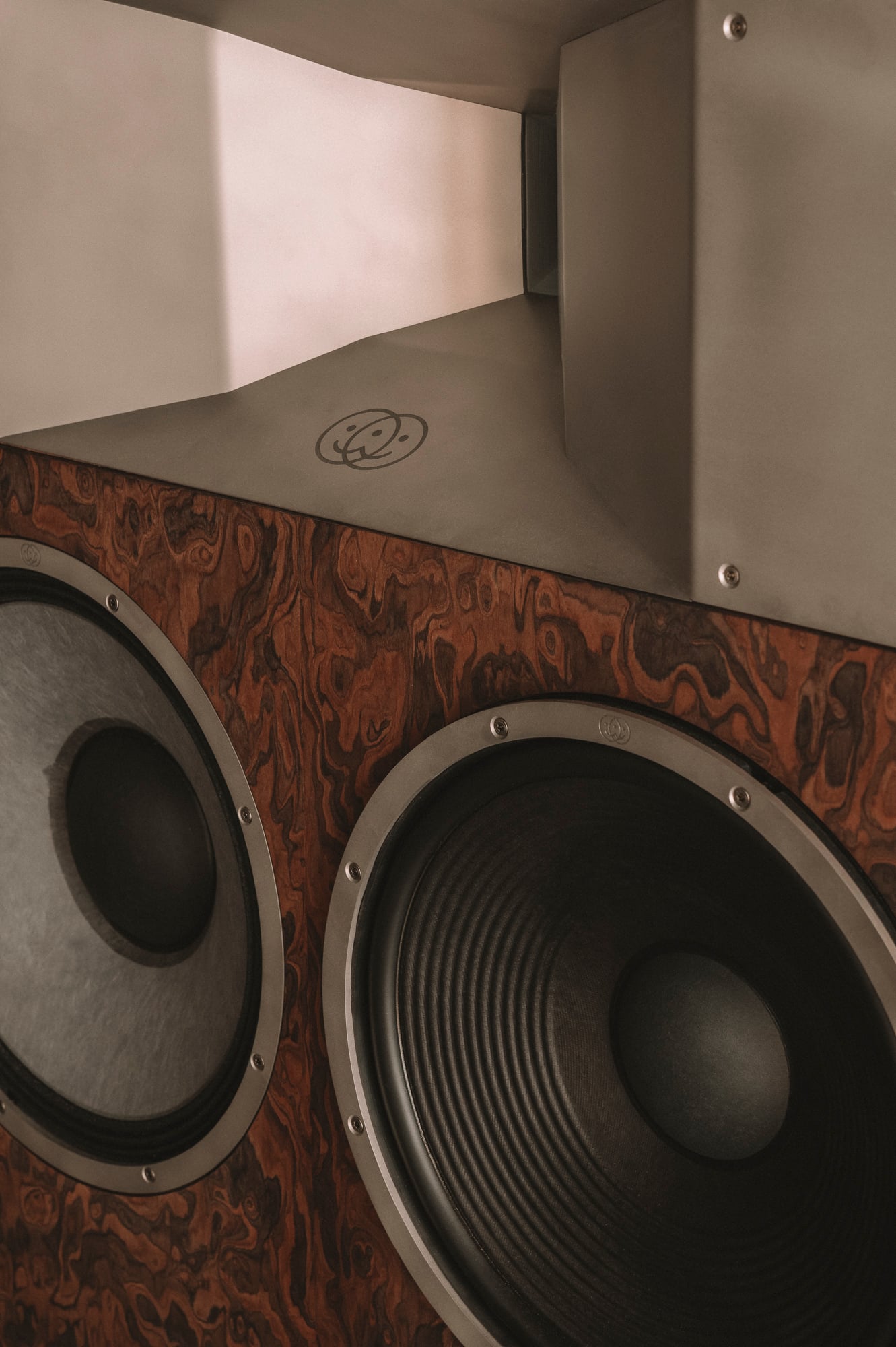TRADER HiFi Tunes Hamburg’s Coffee Culture to a New Frequency