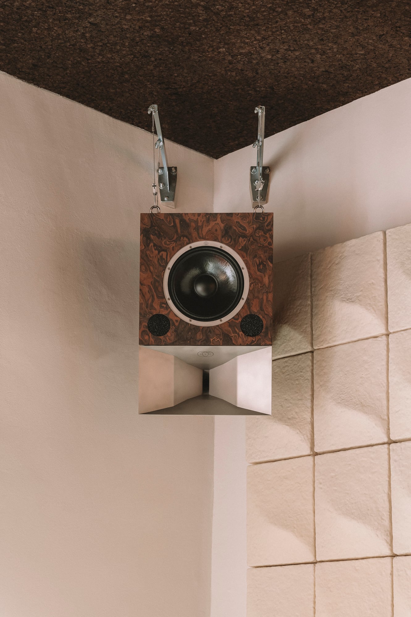 TRADER HiFi Tunes Hamburg’s Coffee Culture to a New Frequency